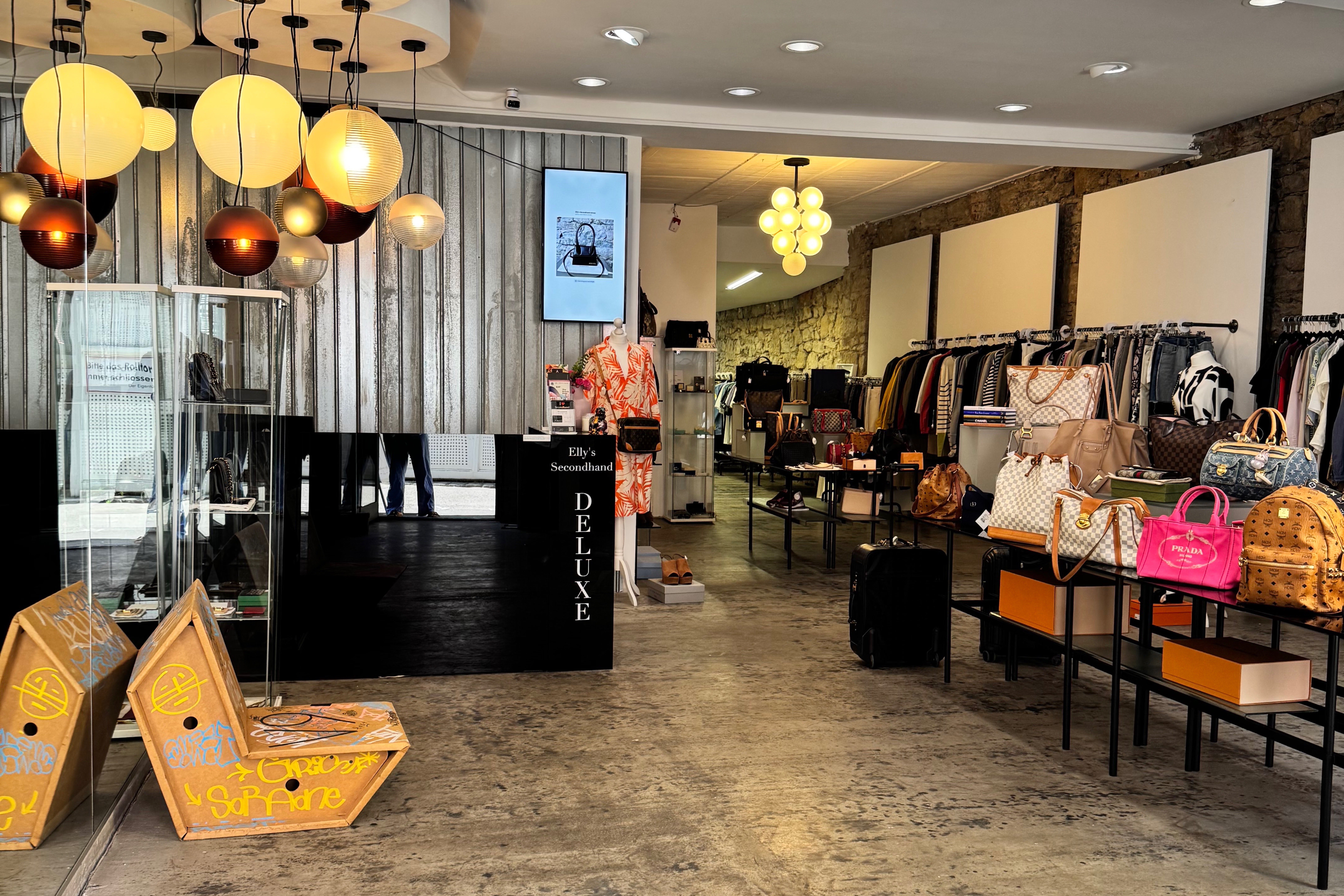 Elly's Secondhand Deluxe