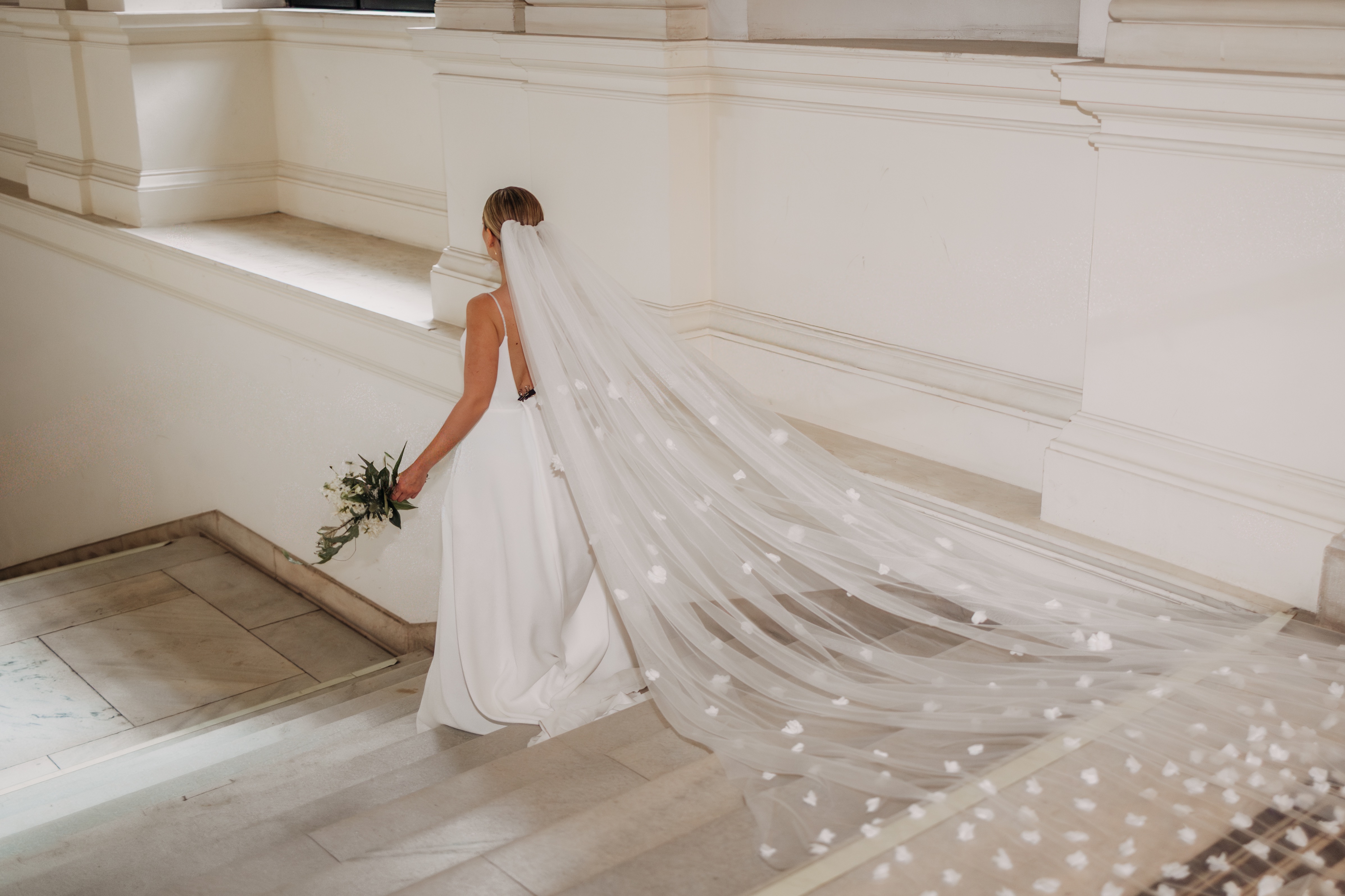 Hochzeitsliebe Brautmode