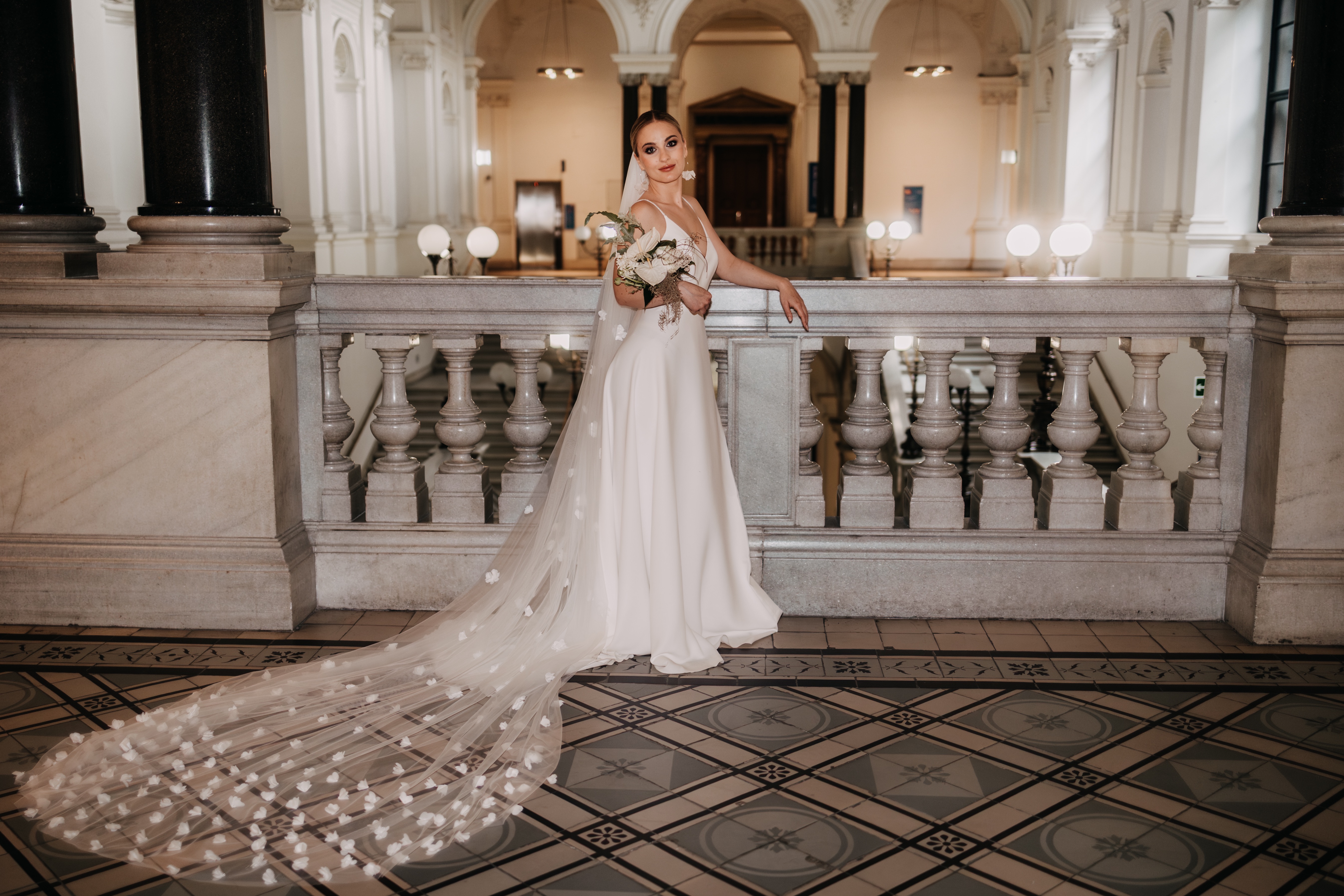 Hochzeitsliebe Brautmode