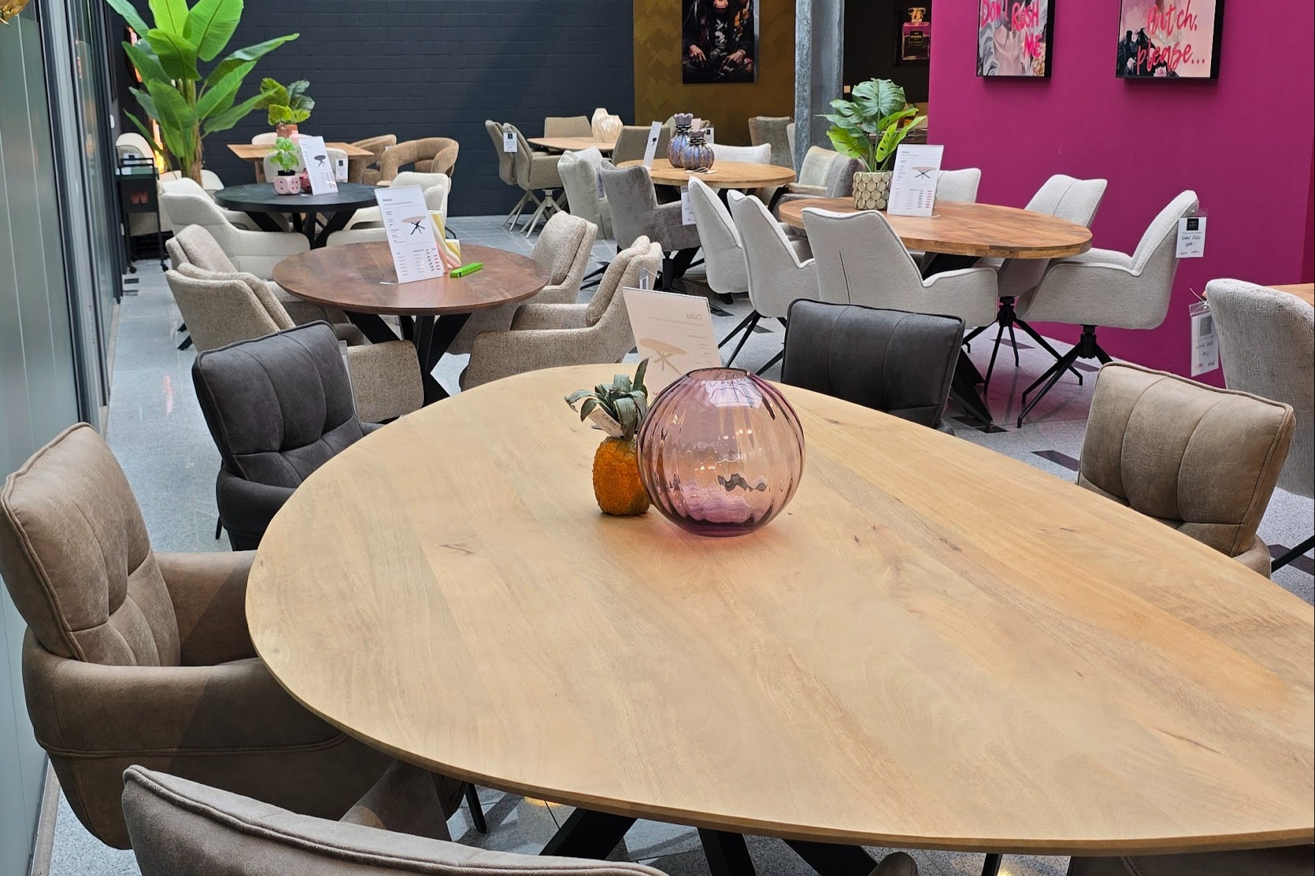 Sofas & Dining - Bongers & Voß