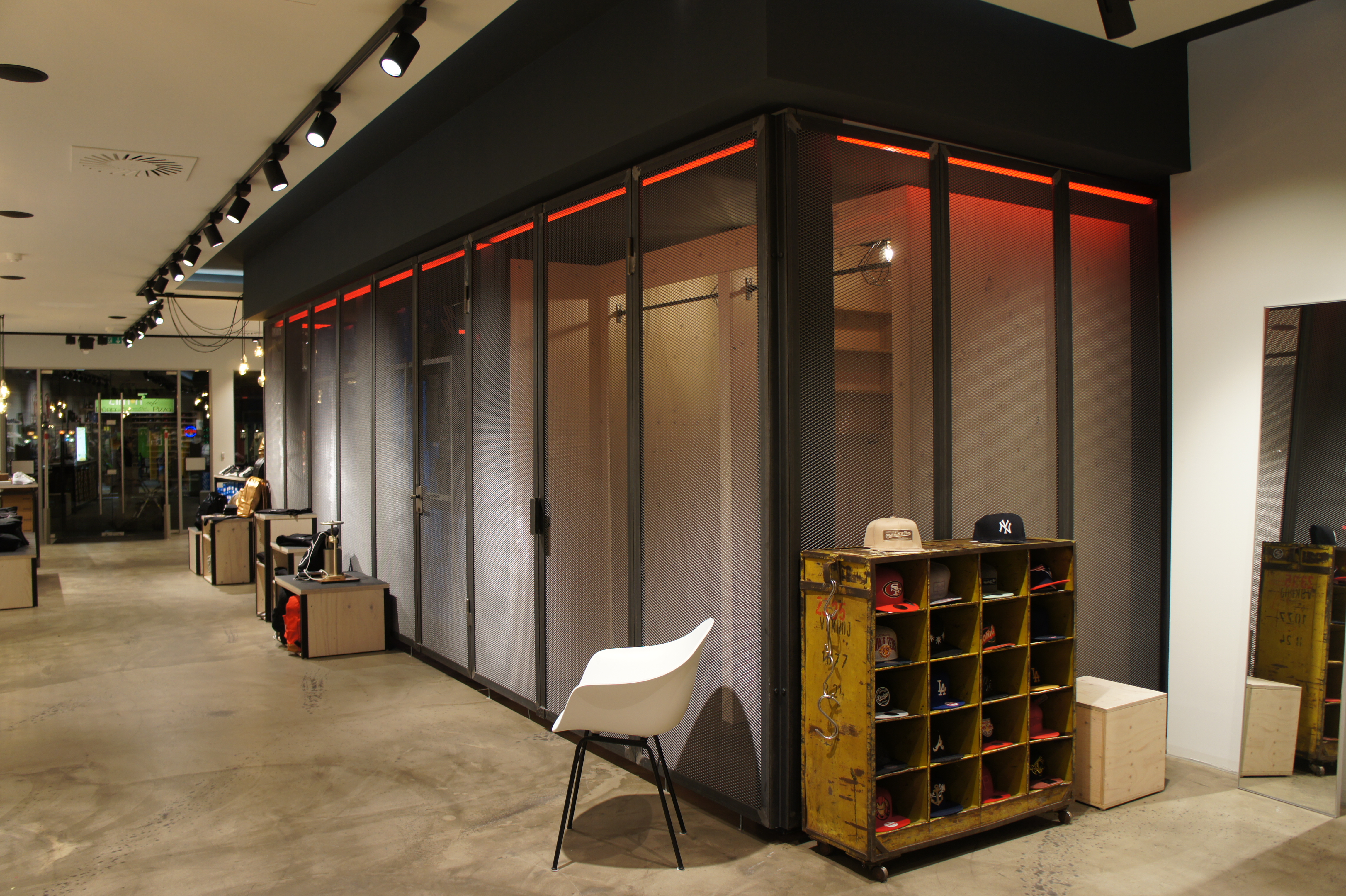 Herz & Sohle - Sneaker im Blut