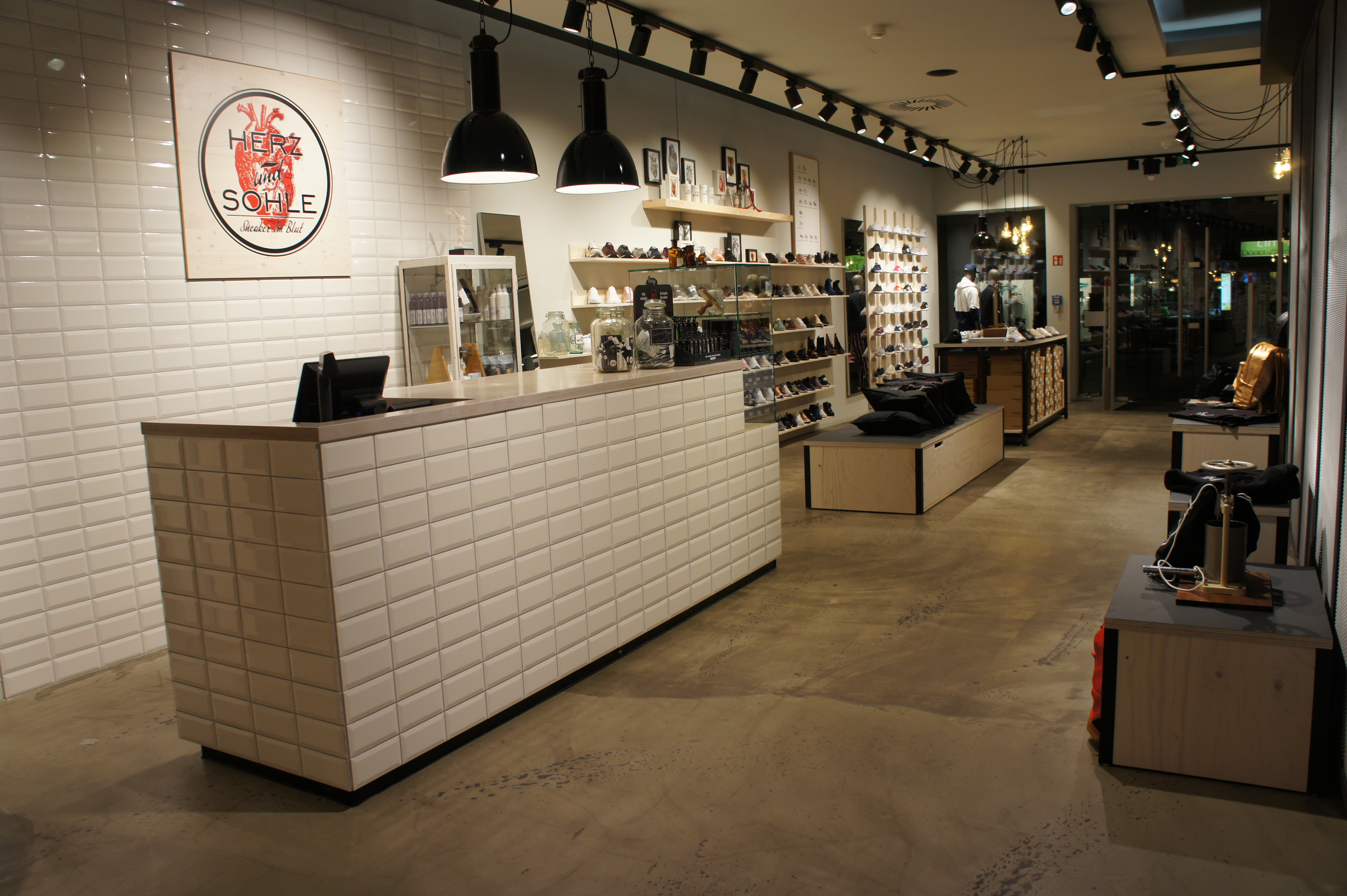 Herz & Sohle - Sneaker im Blut