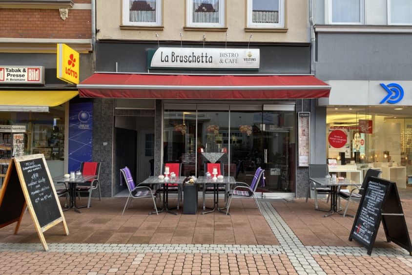 La Bruschetta Bistro &Cafe
