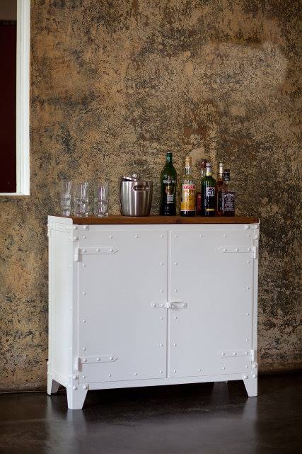 Das Einrichtungshaus XXS...