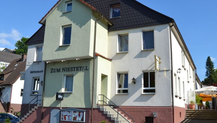 Restaurant & Landhotel "Zum Niestetal"