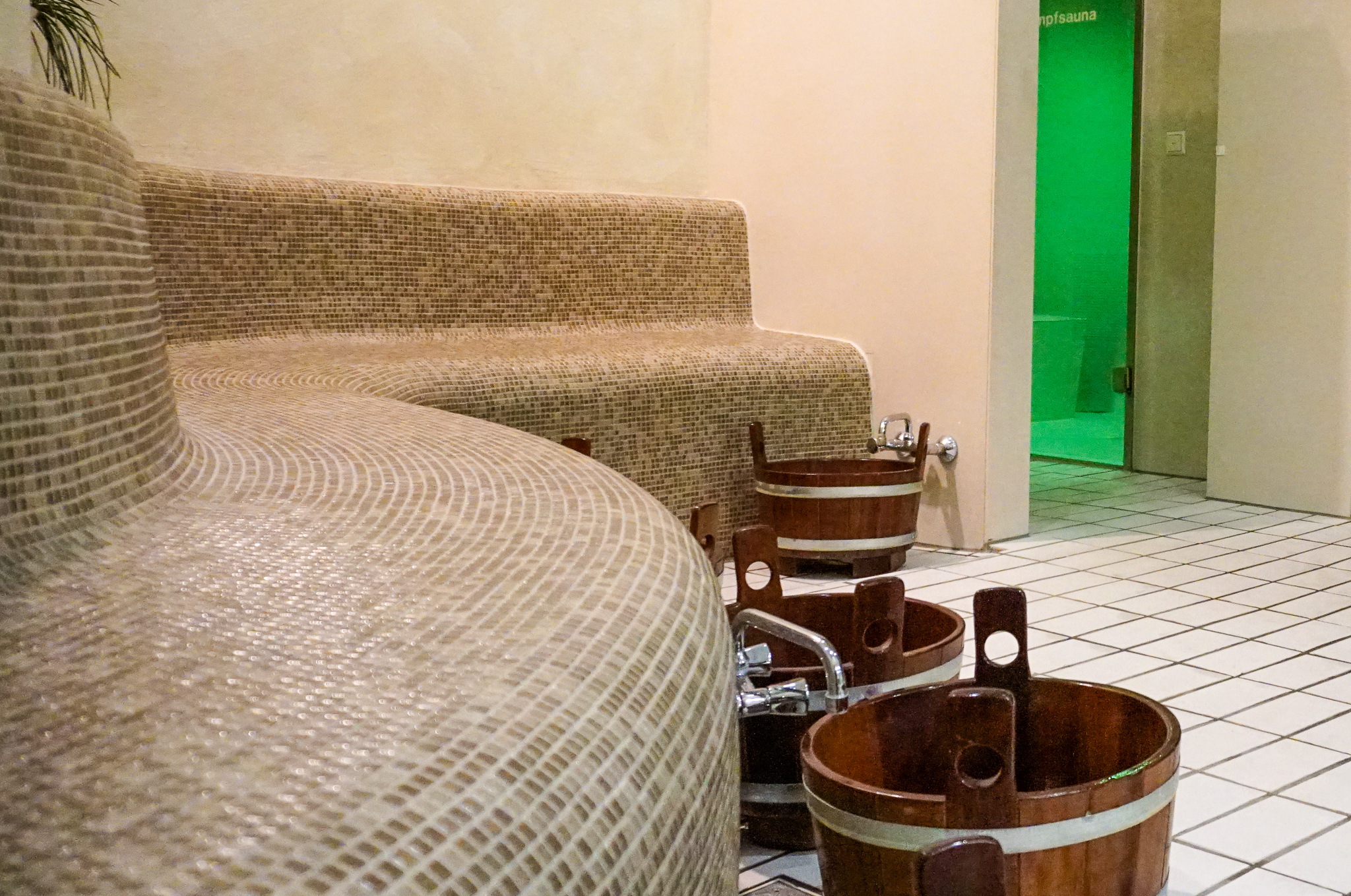 Rathenower Schwimmhalle und Sauna