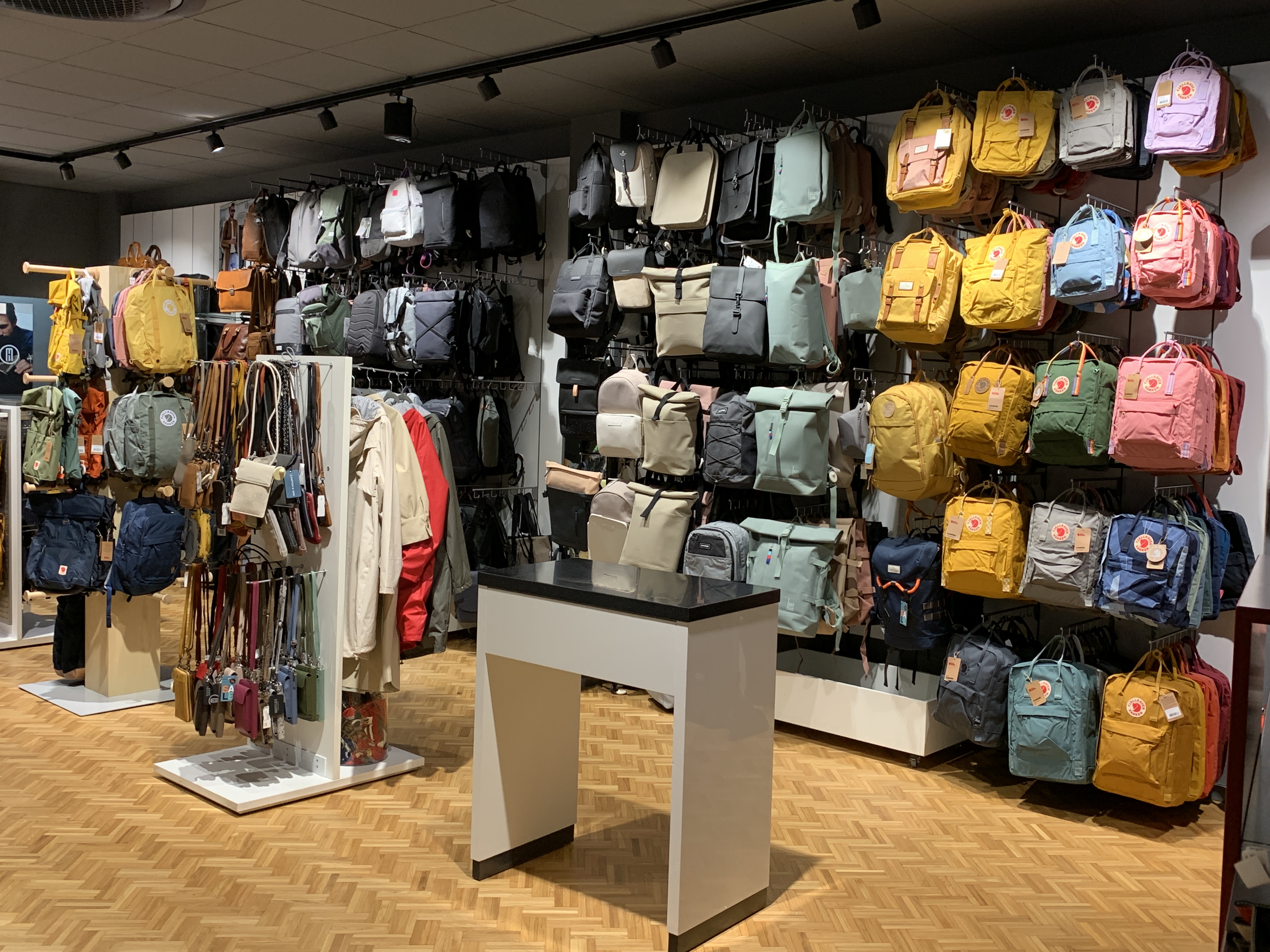 HAUSFELDER accessoires + reise