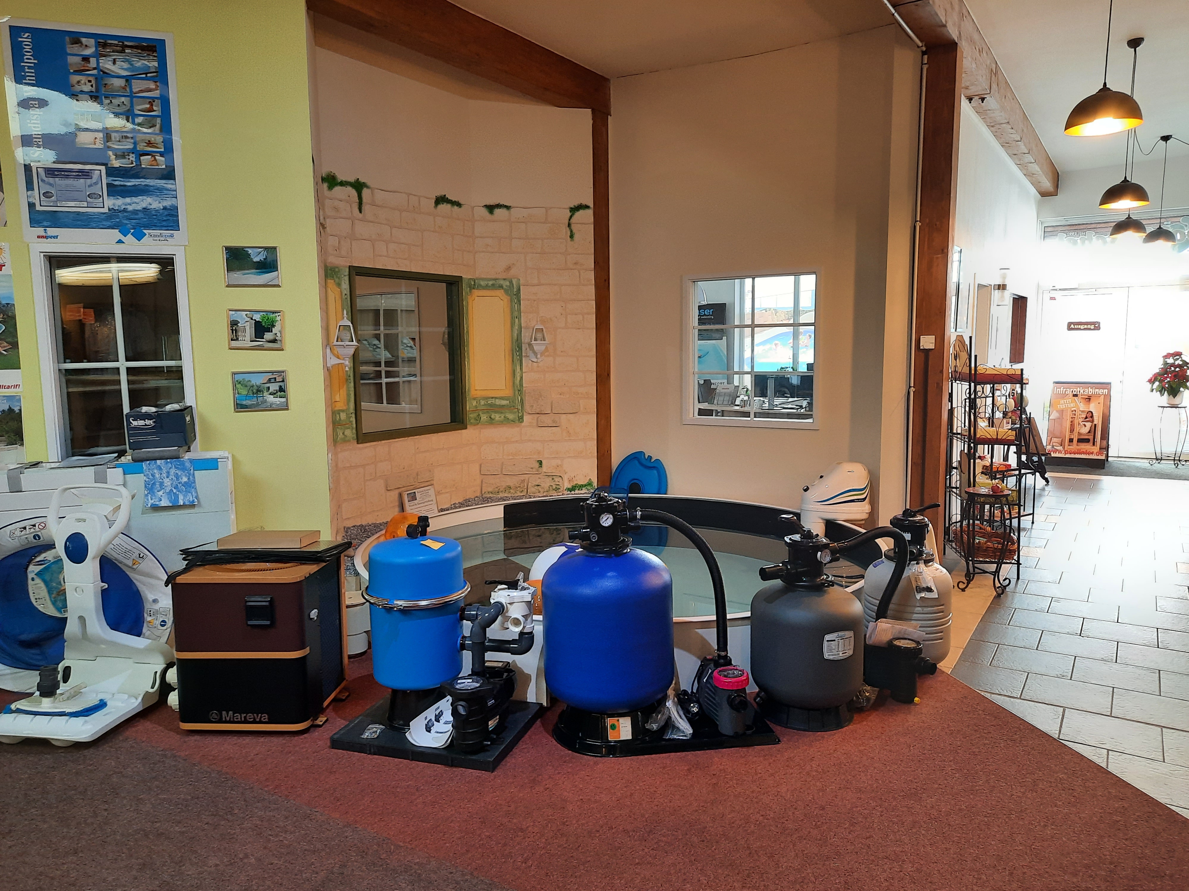 poolinter "Sauna- Freizeit- & Pool-Equipment"