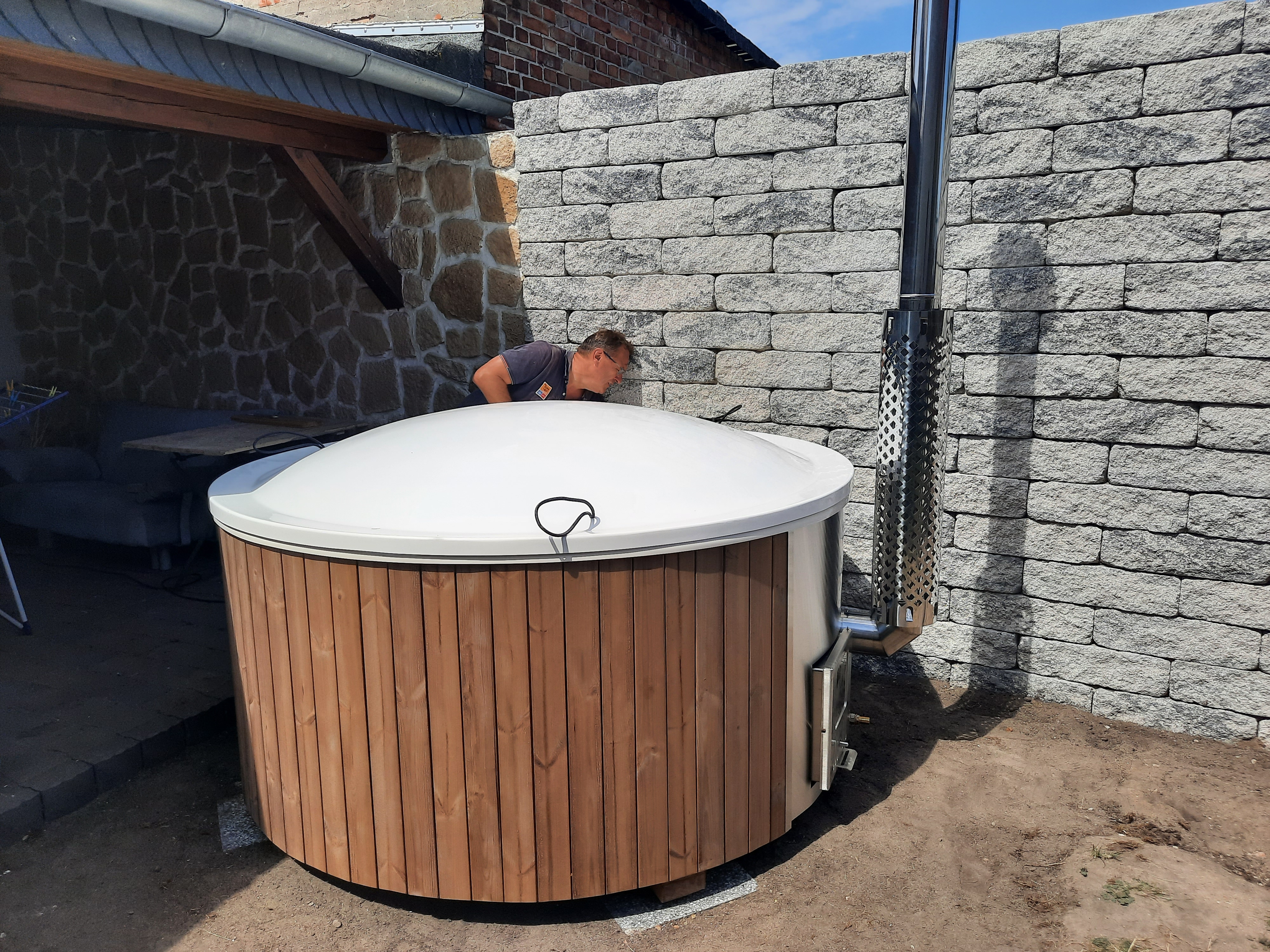 poolinter "Sauna- Freizeit- & Pool-Equipment"