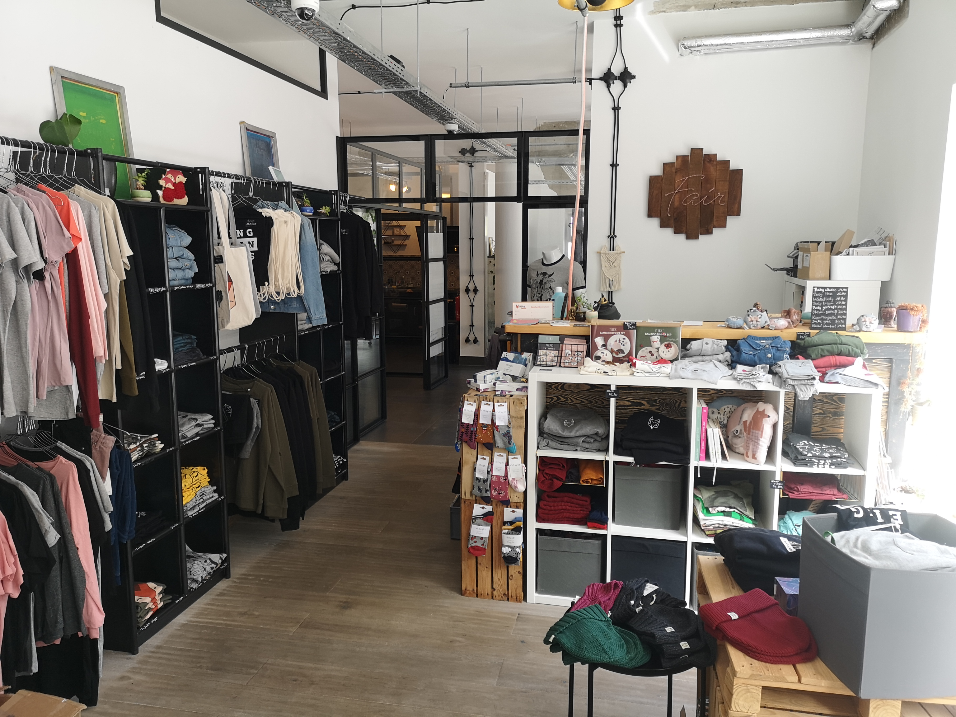 Róka - fair clothing