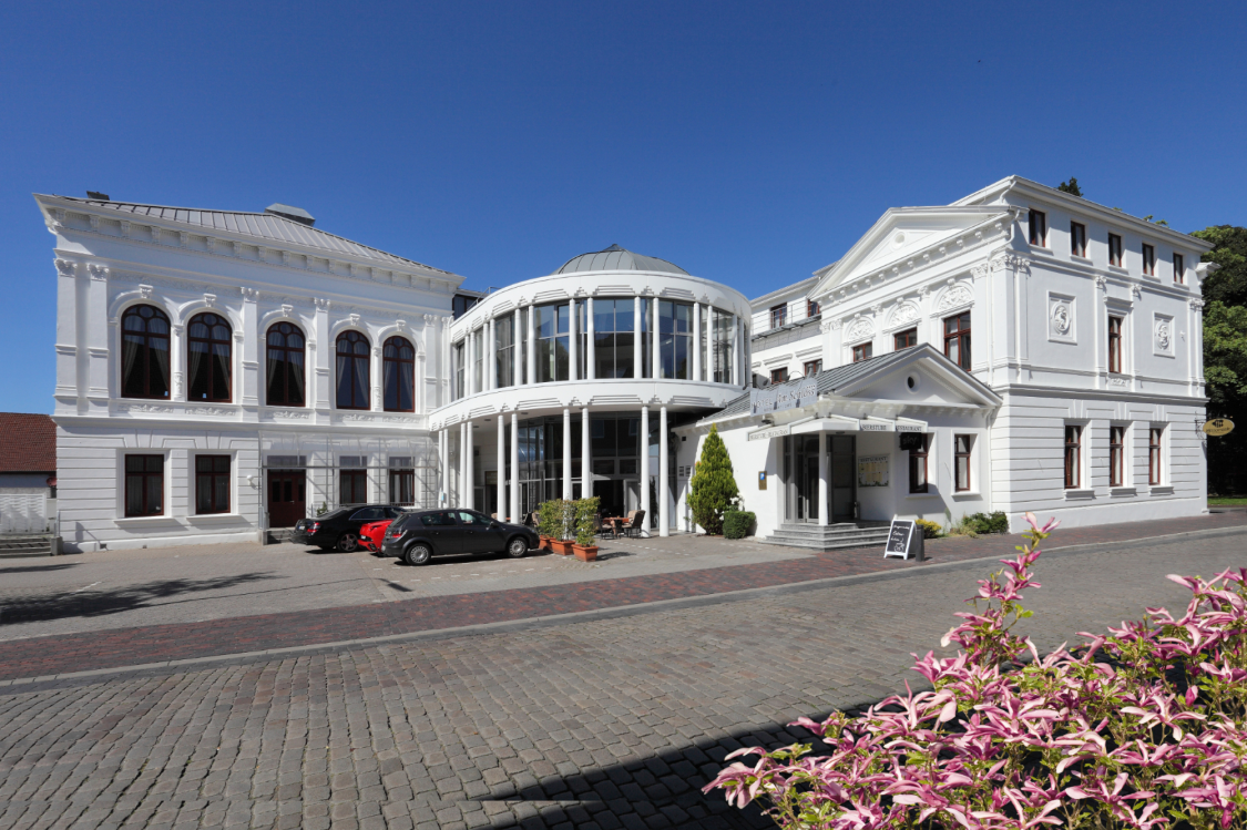 Hotel Am Schloss Aurich title image