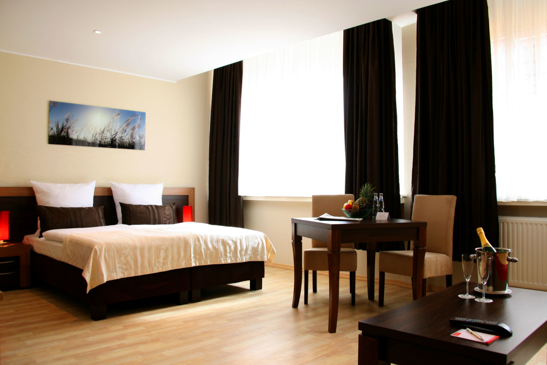 Home Hotelbetrieb GmbH & Co. KG title image