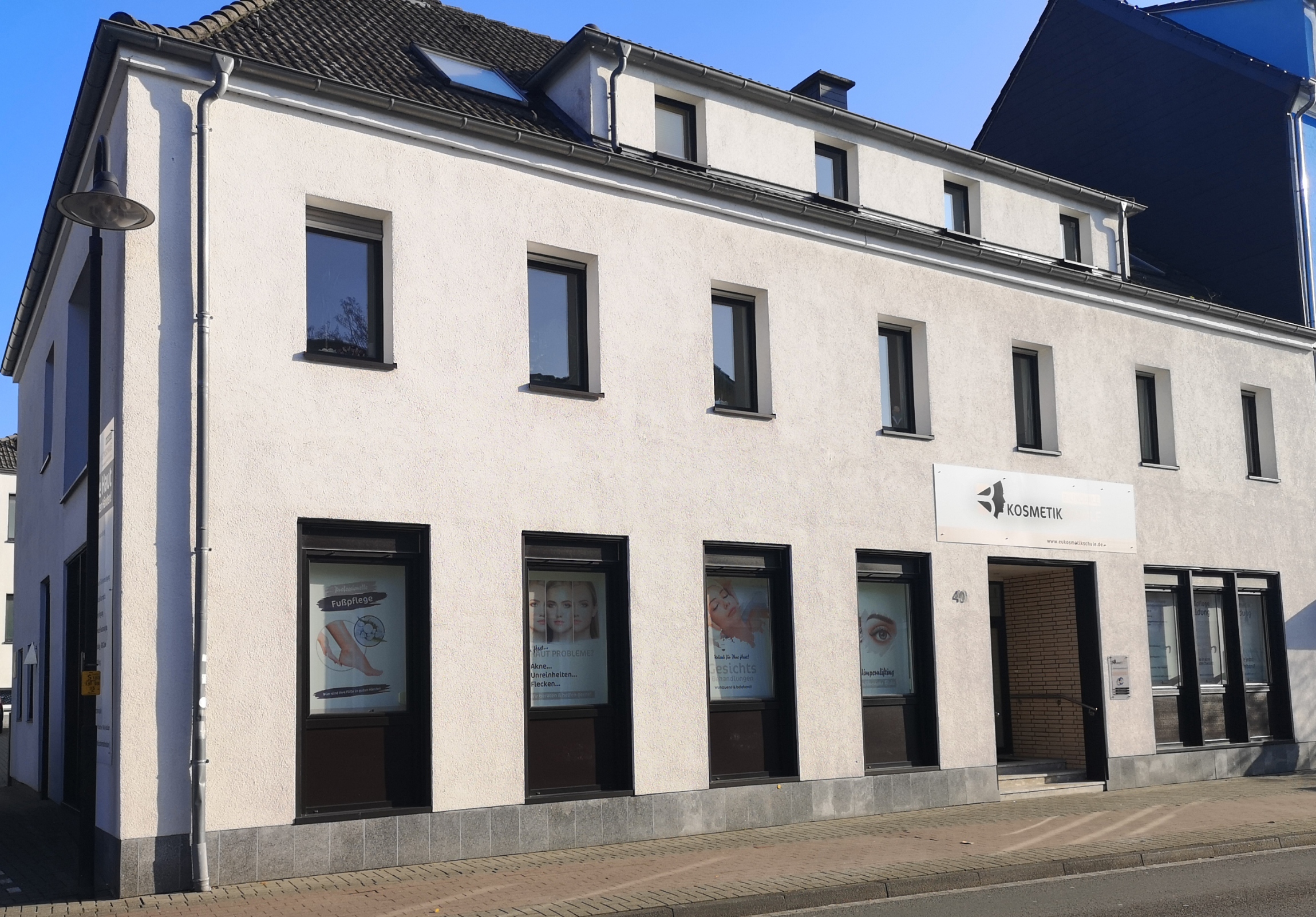 Bilinguale Kosmetikschule & Kosmetikstudio