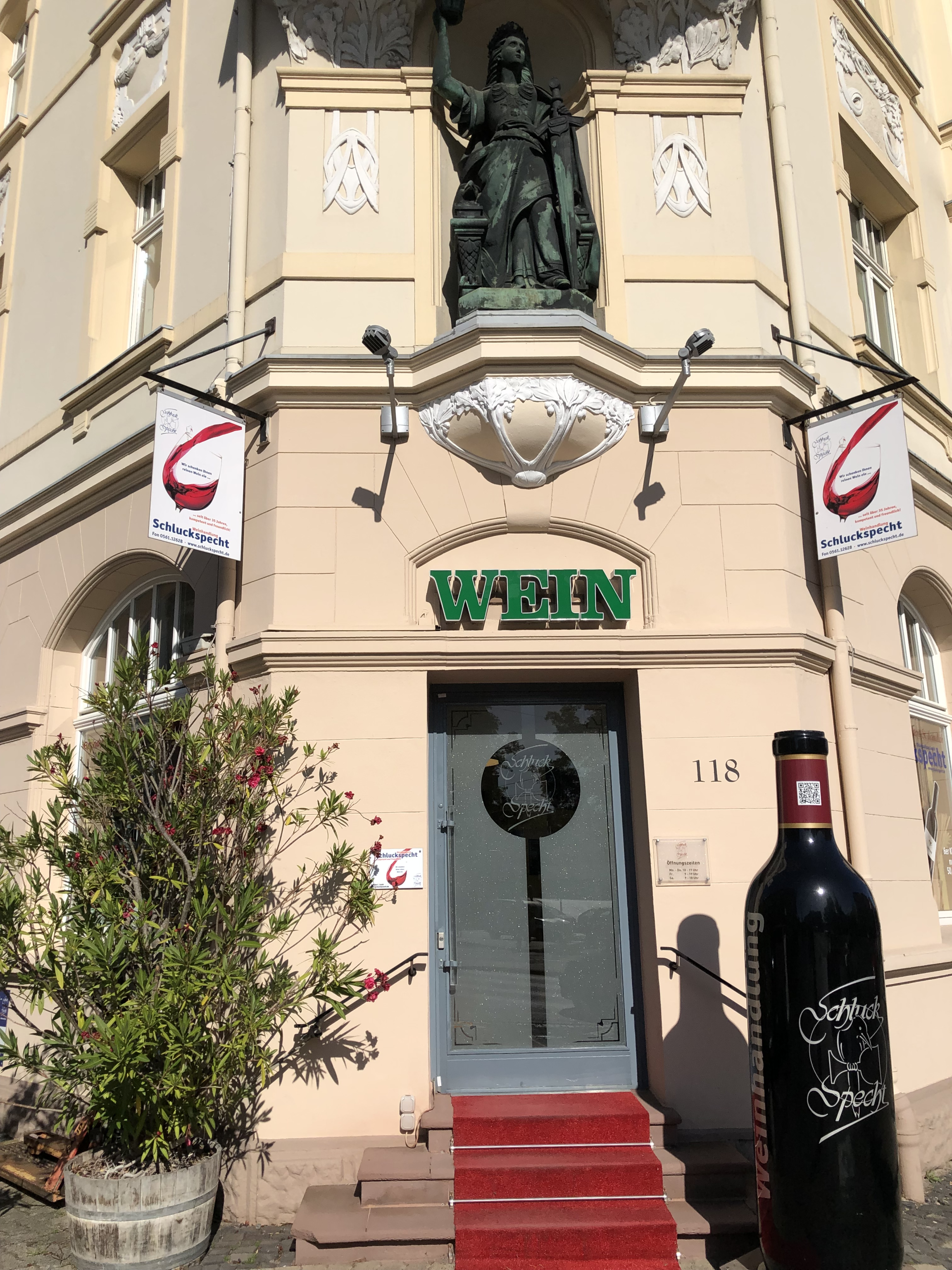 Weinhandlung Schluckspecht