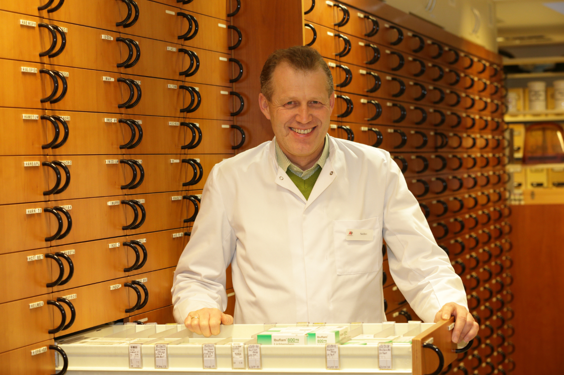 St. Gangolfs-Apotheke title image