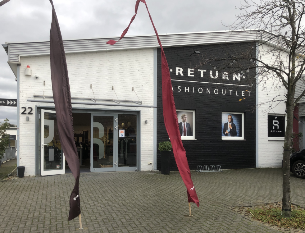 RETURN Fashion Outlet title image