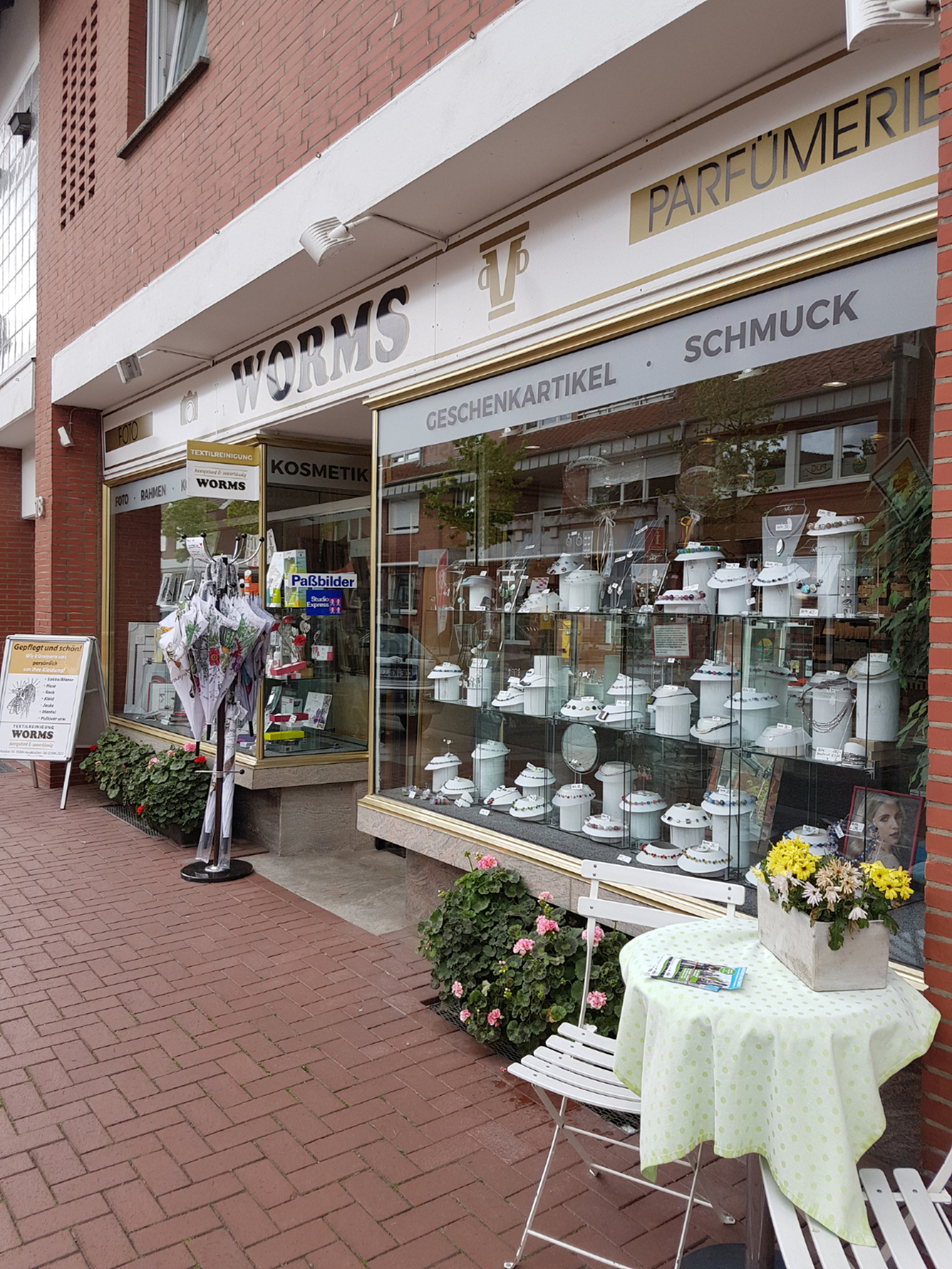 WORMS gepflegt & schön