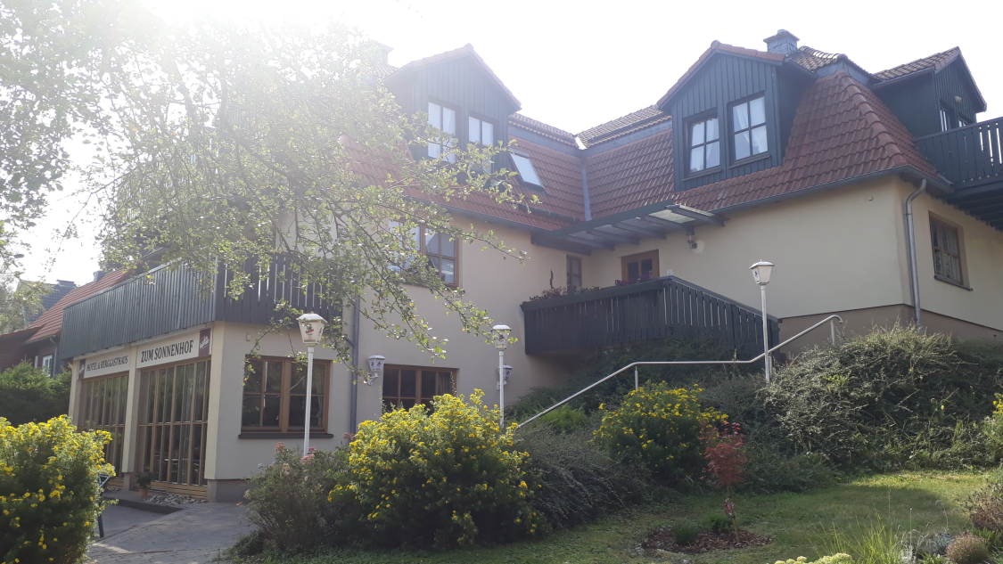 Hotel und Berggasthof Zum Sonnenhof title image