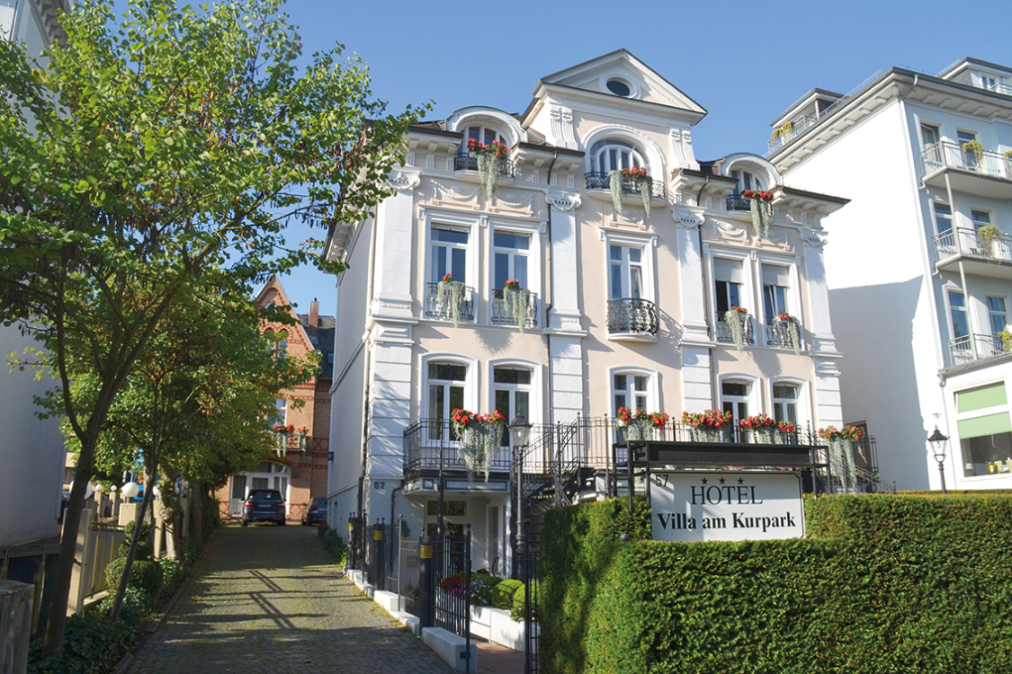 Hotel Villa am Kurpark title image