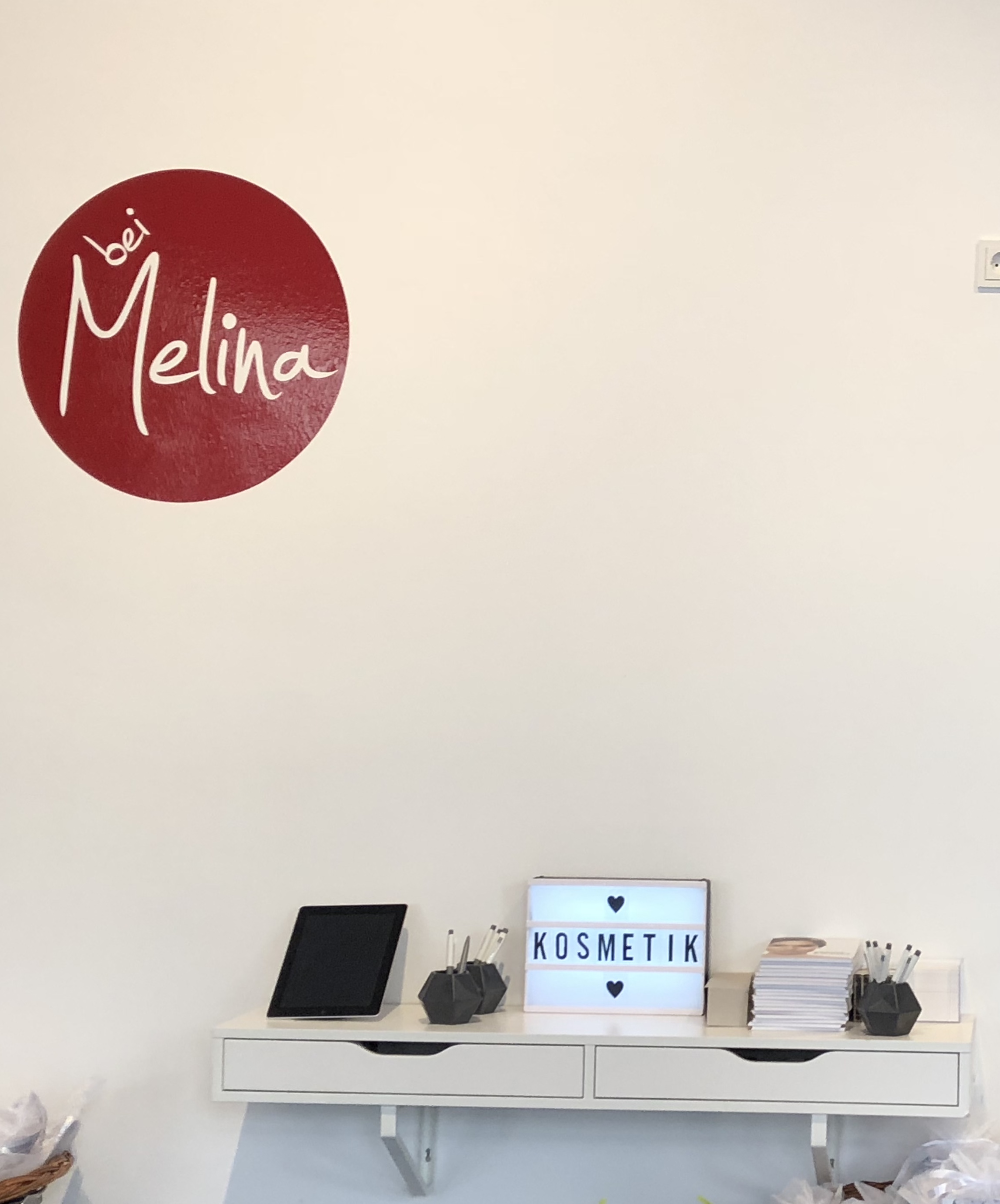 Hautnah Kosmetik bei Melina