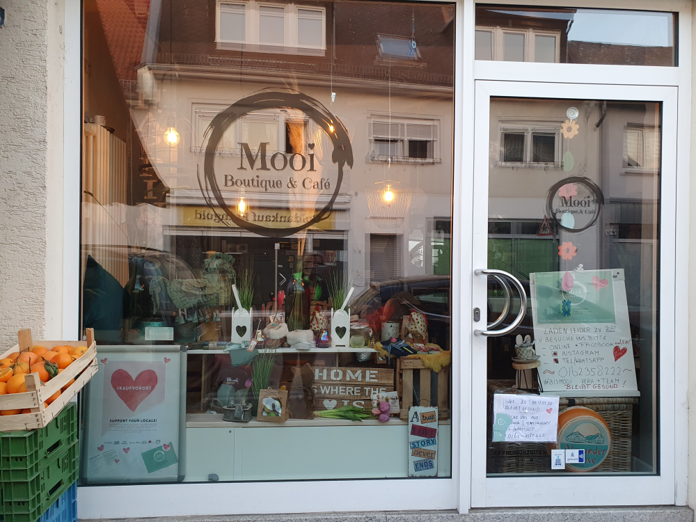 Mooi Boutique & Café title image