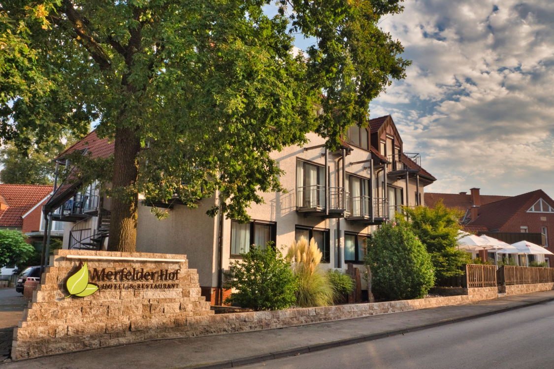 Merfelder Hof Hotel und Restaurant title image