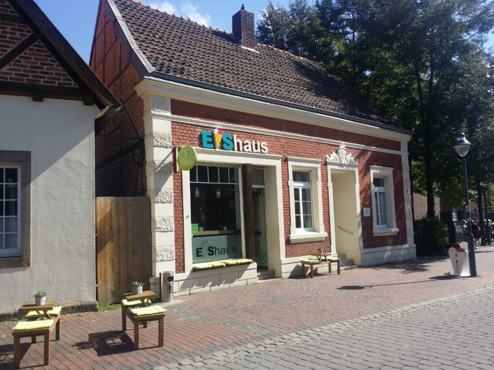 Eishaus title image