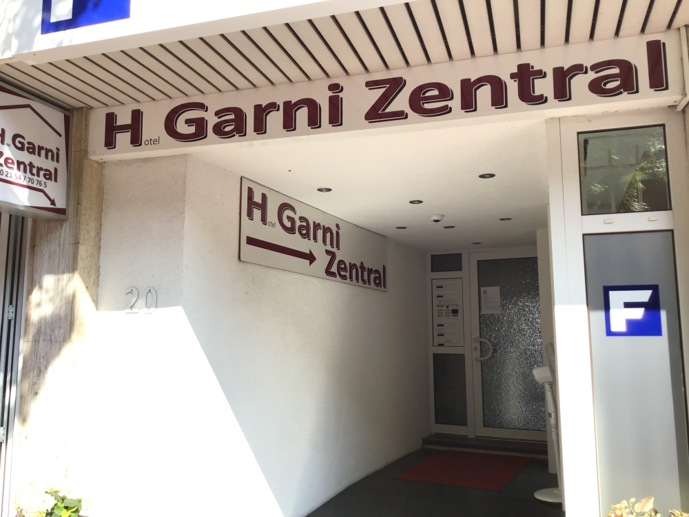Hotel Garni Zentral title image