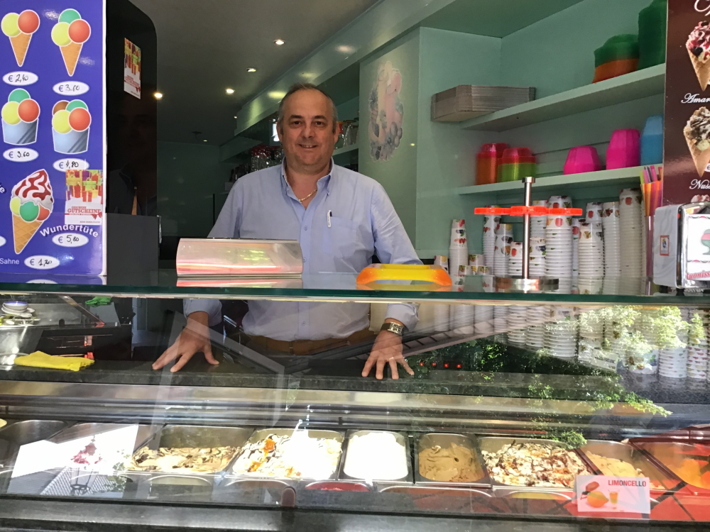 Eis–Café Marta title image