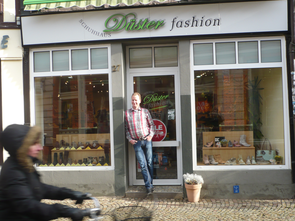 Schuhhaus Düster Fashion title image