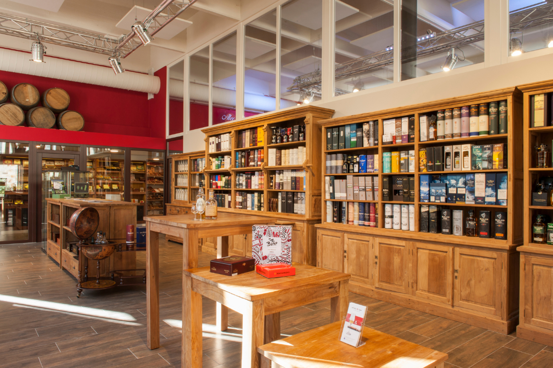 whisky & cigar salon