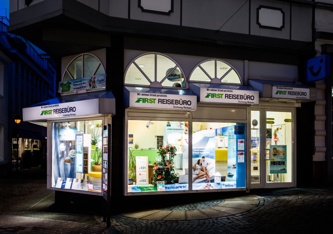 FIRST REISEBÜRO HOLLWEG title image