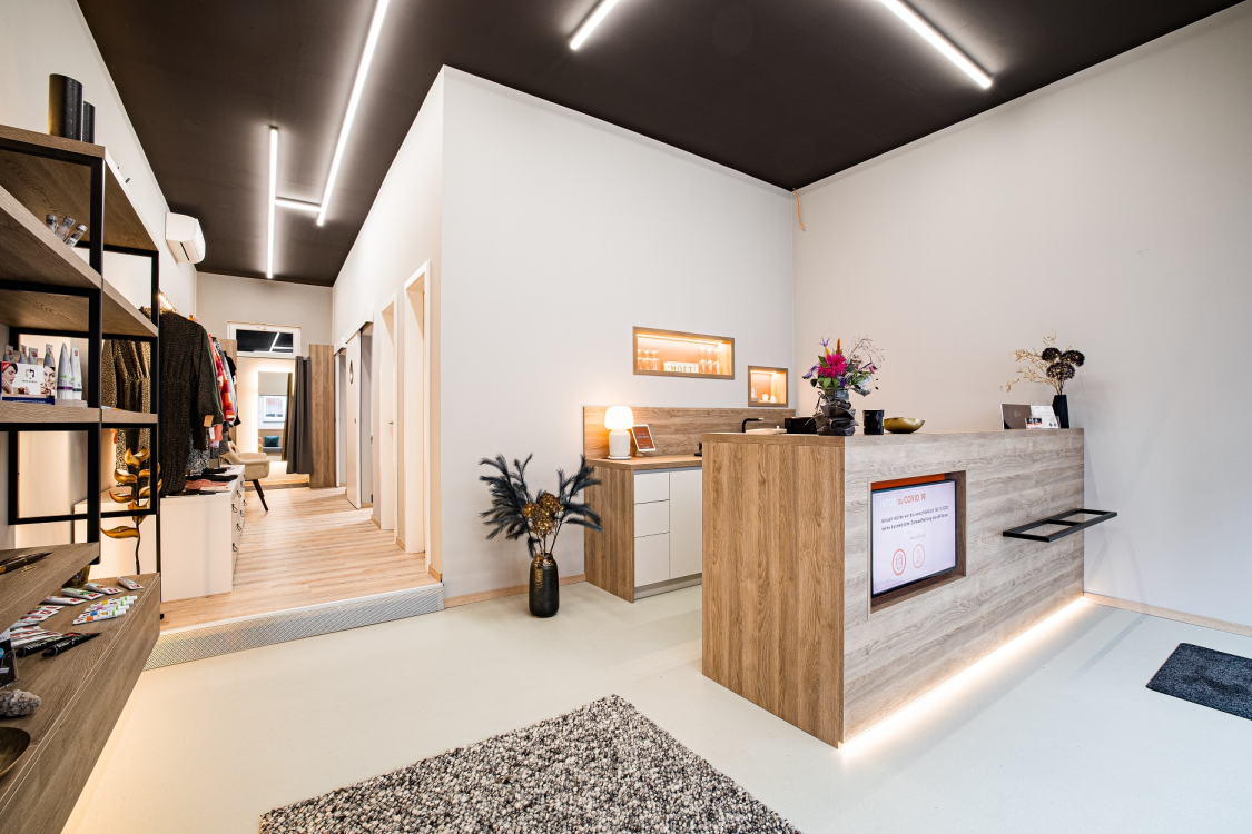smilestore Zahnkosmetik - Bleaching Studio in Essen title image