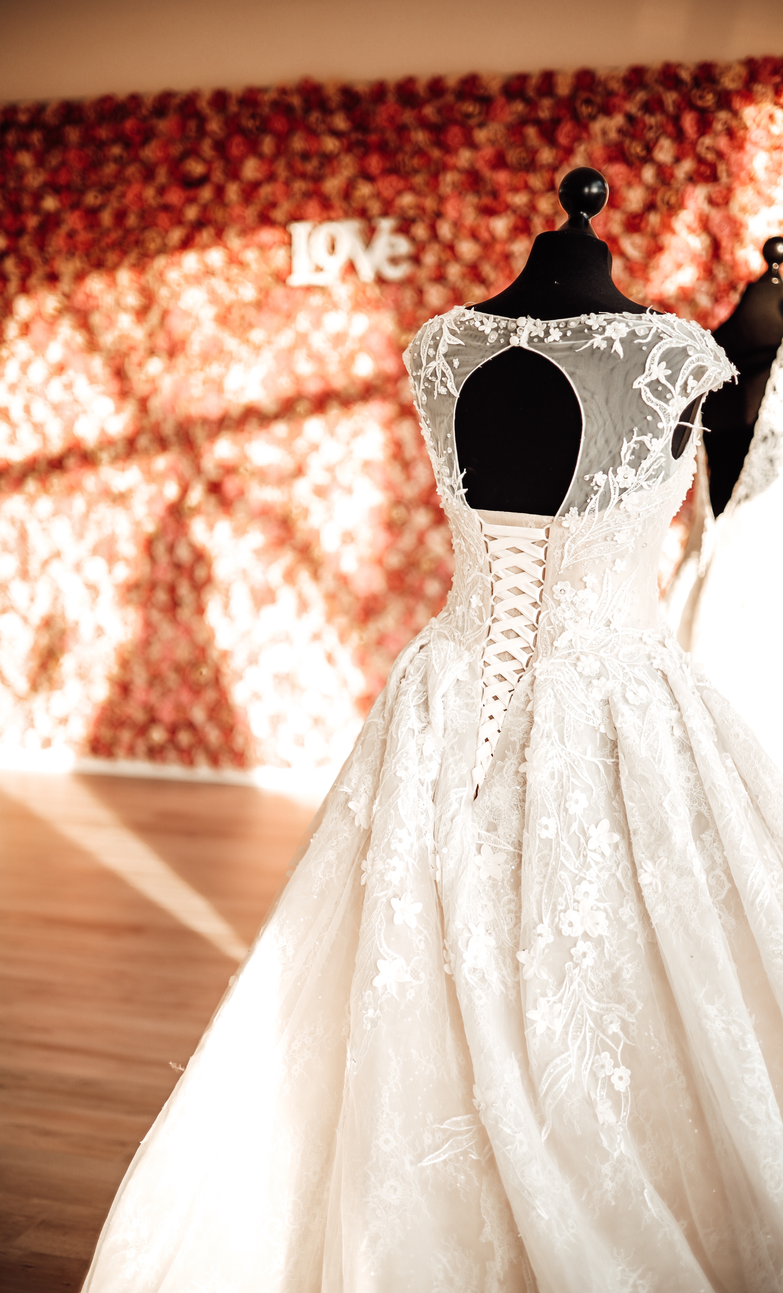 Hochzeitsliebe Brautmode