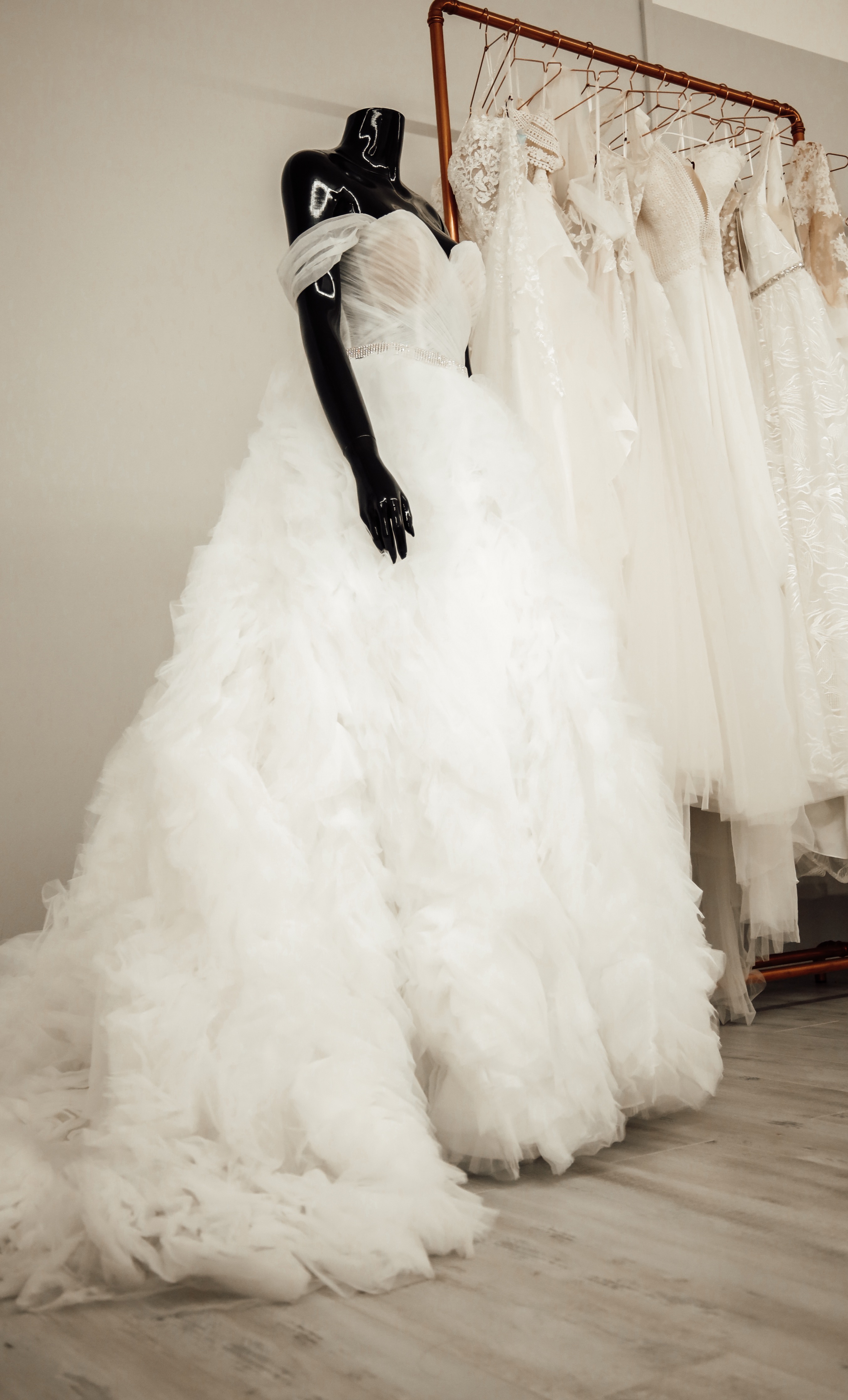 Hochzeitsliebe Brautmode