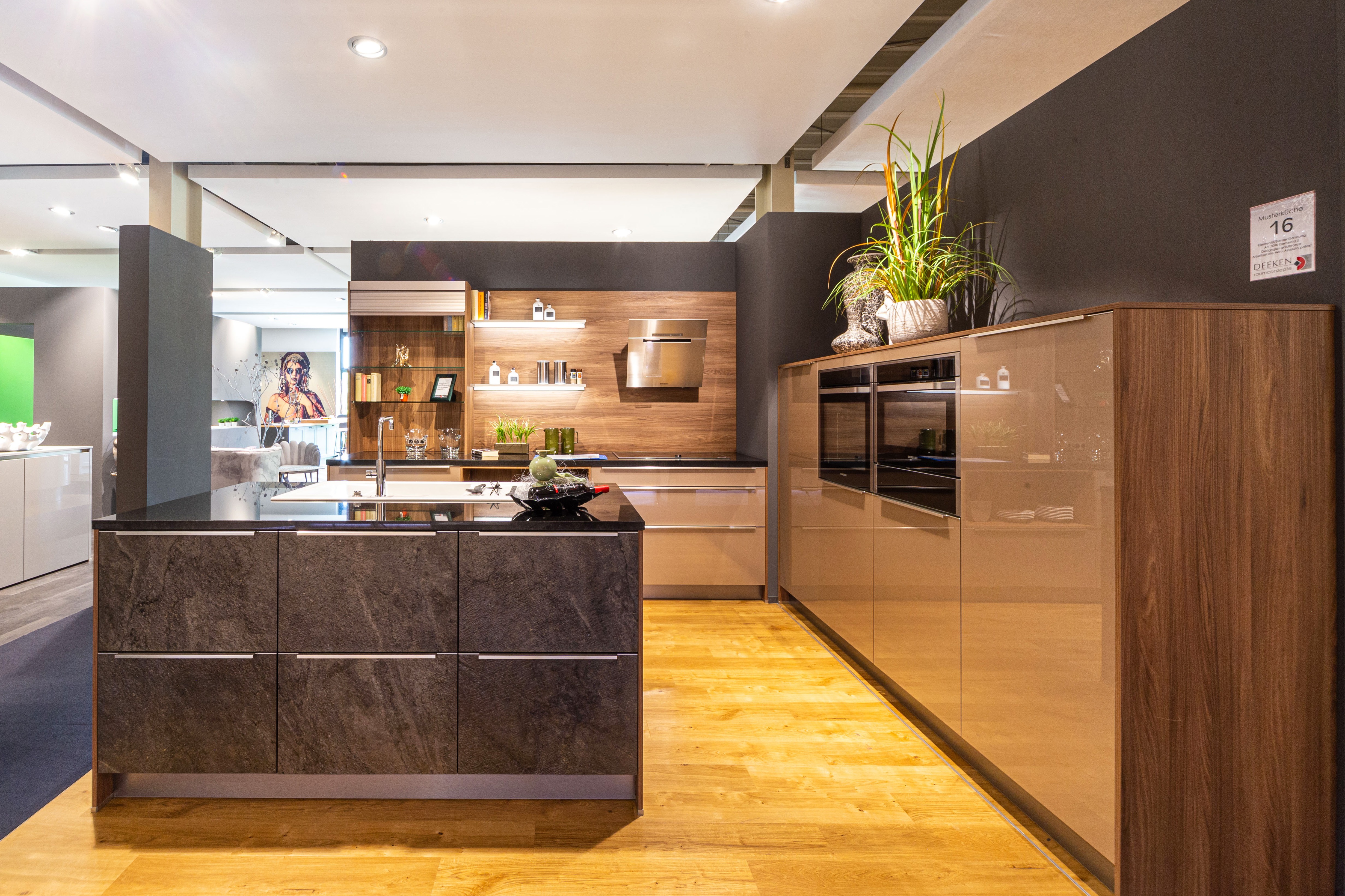 Deeken raumconzepte GmbH & Co. KG