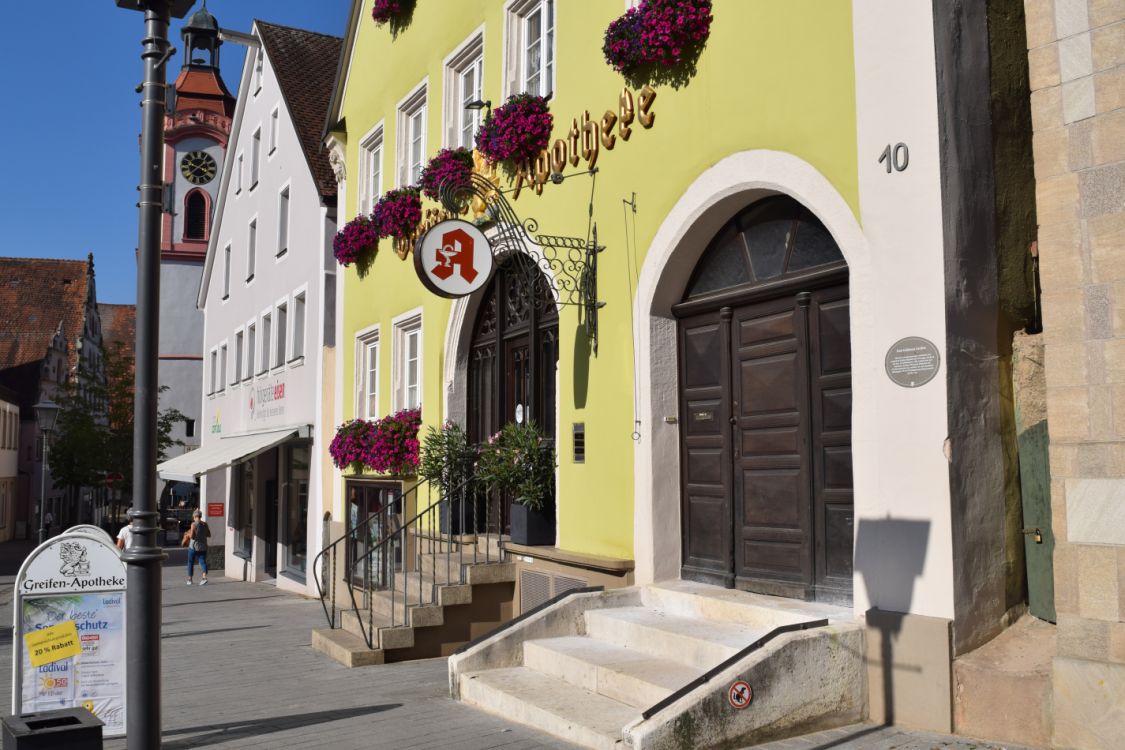 Greifen-Apotheke title image
