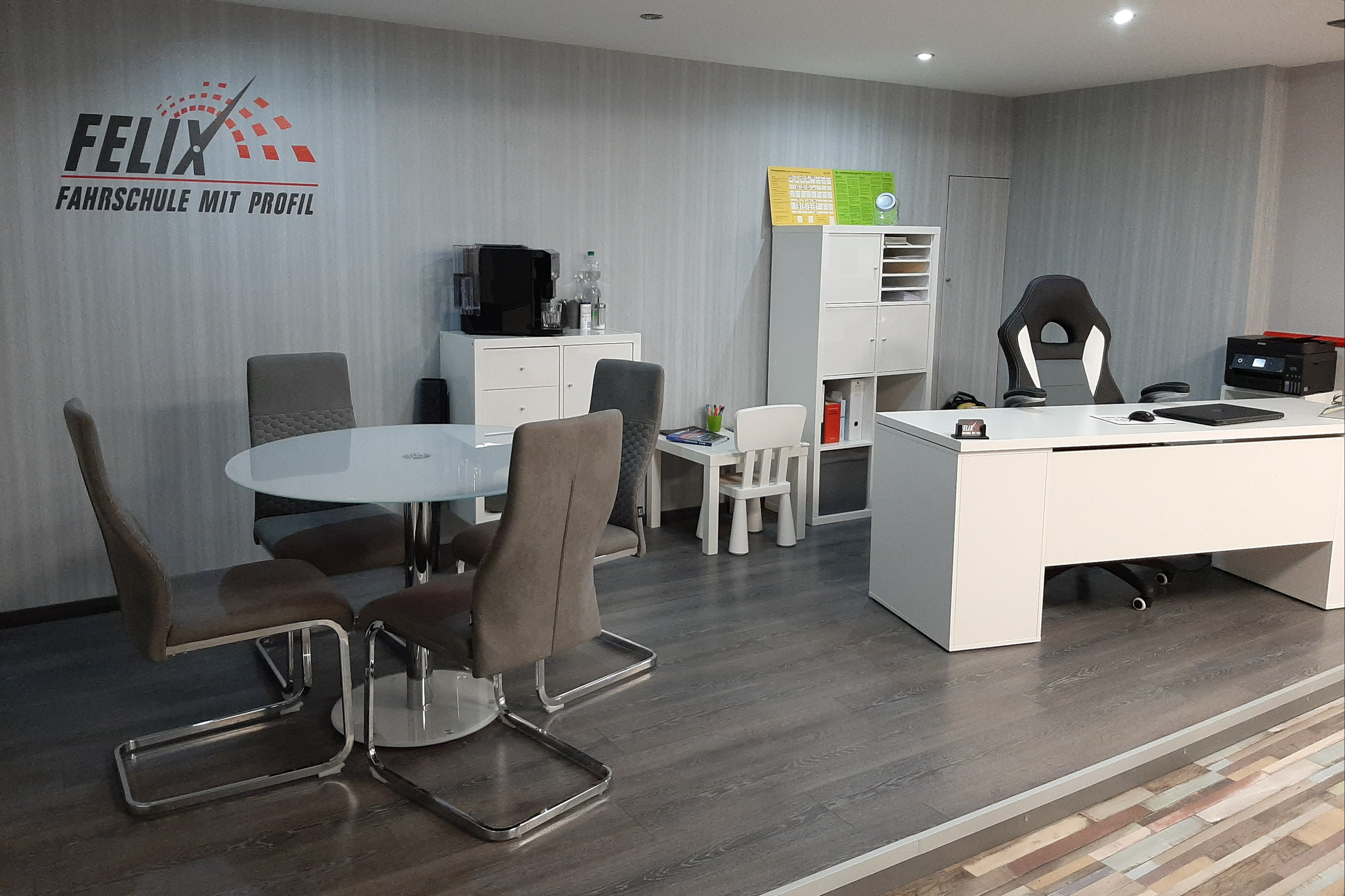 Felix-Fahrschule mit Profil