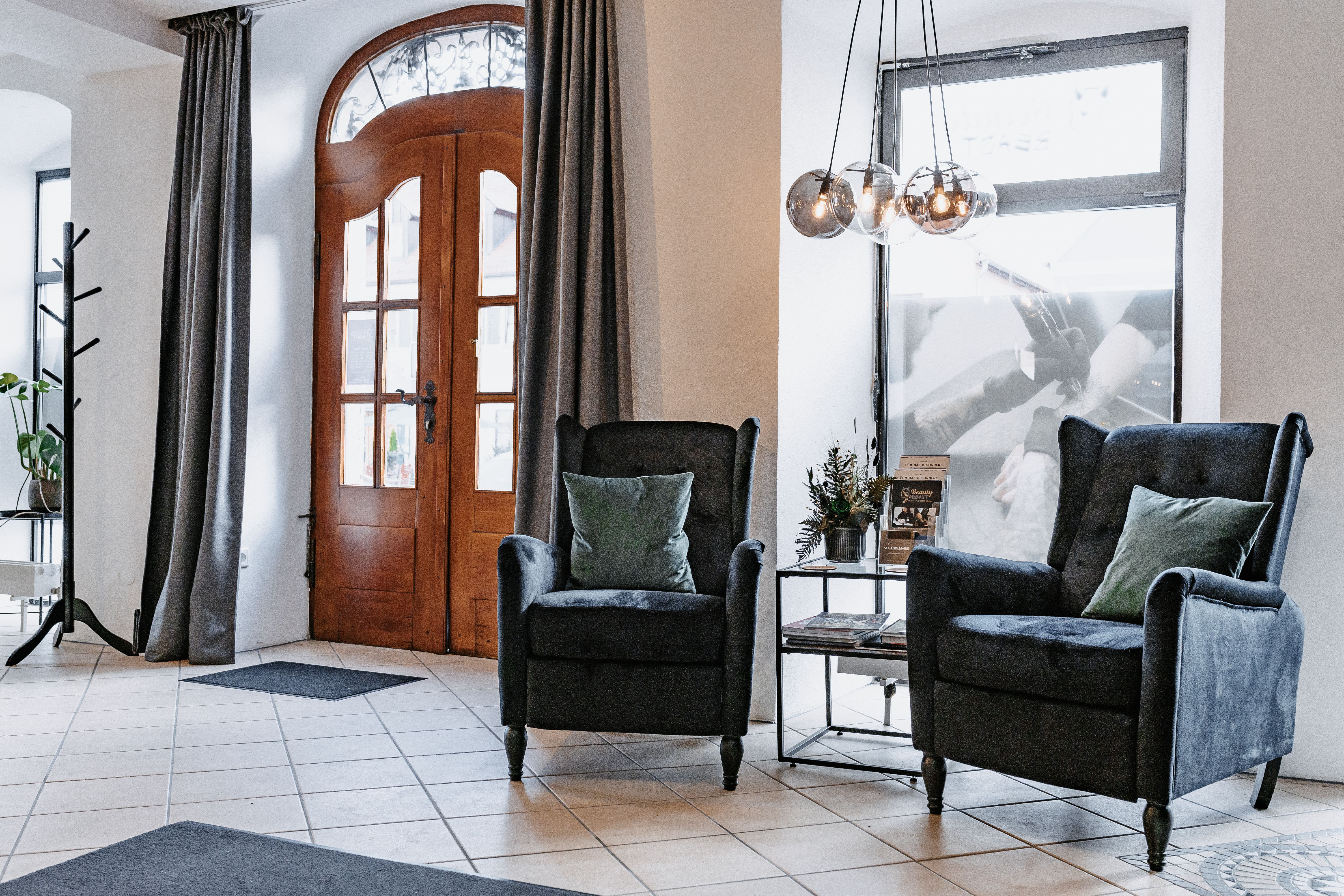 Beauty and Beast - Kosmetik und Tattoo Studio