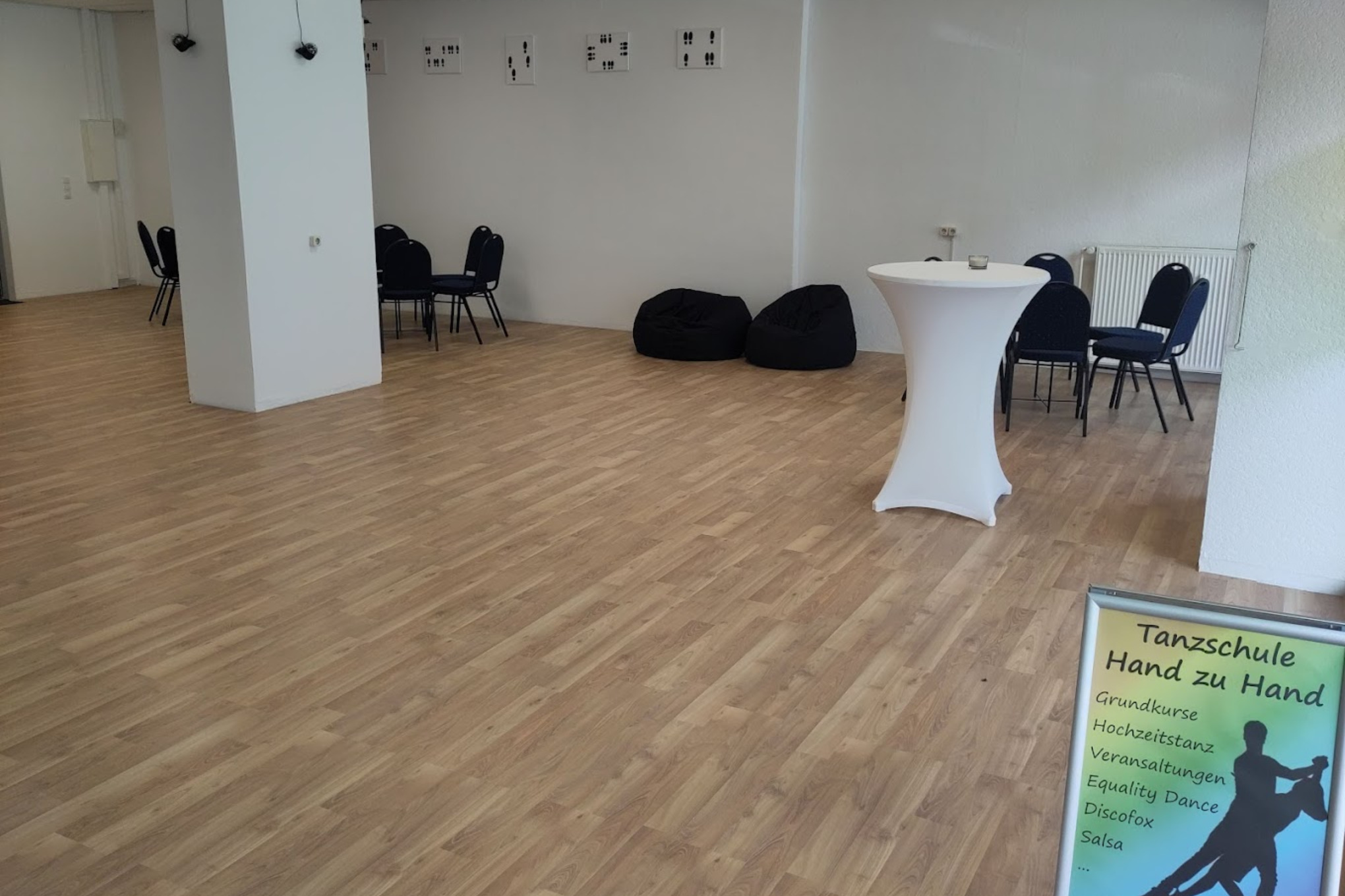 Tanzschule Hand zu Hand