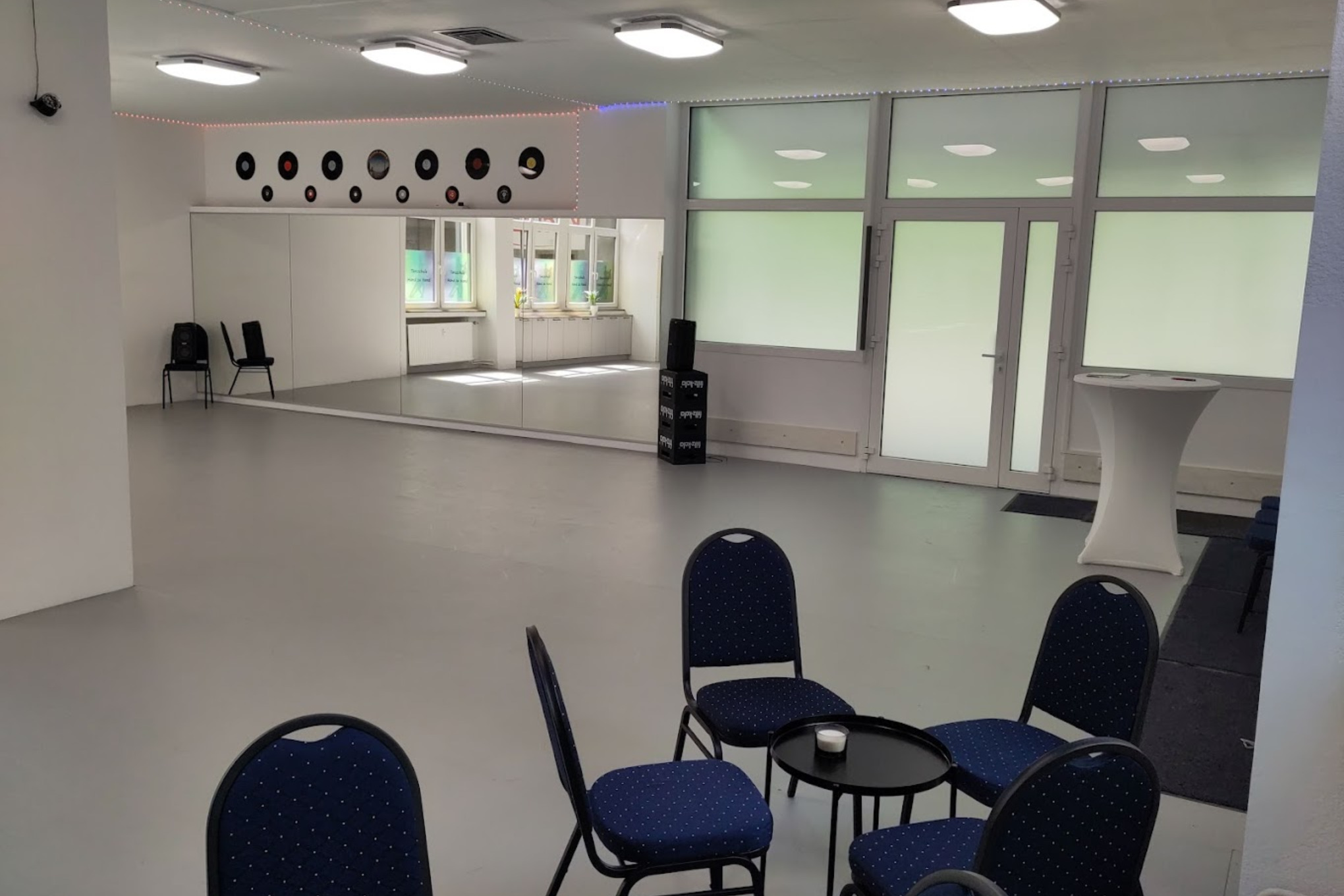 Tanzschule Hand zu Hand