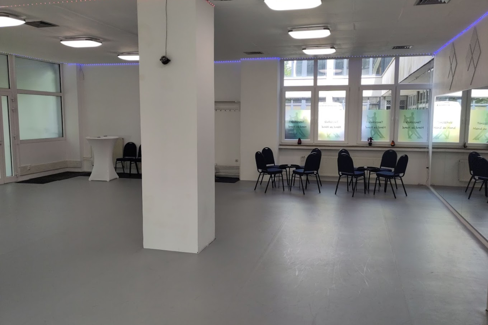 Tanzschule Hand zu Hand