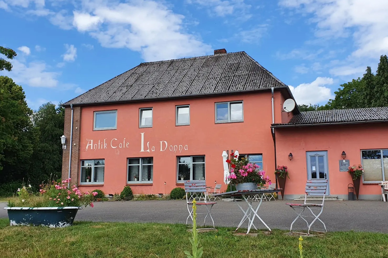 Antik Cafe Ladonna