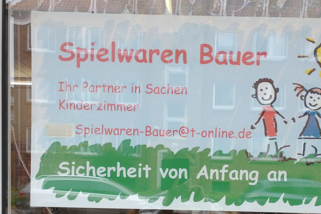SPIELWAREN BAUER title image