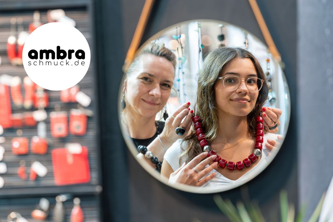 ambra Schmuck